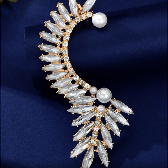 ✨NEW Bridal Elegant gold tone  and Pearl Ear Cuff - Picture 6 of 6